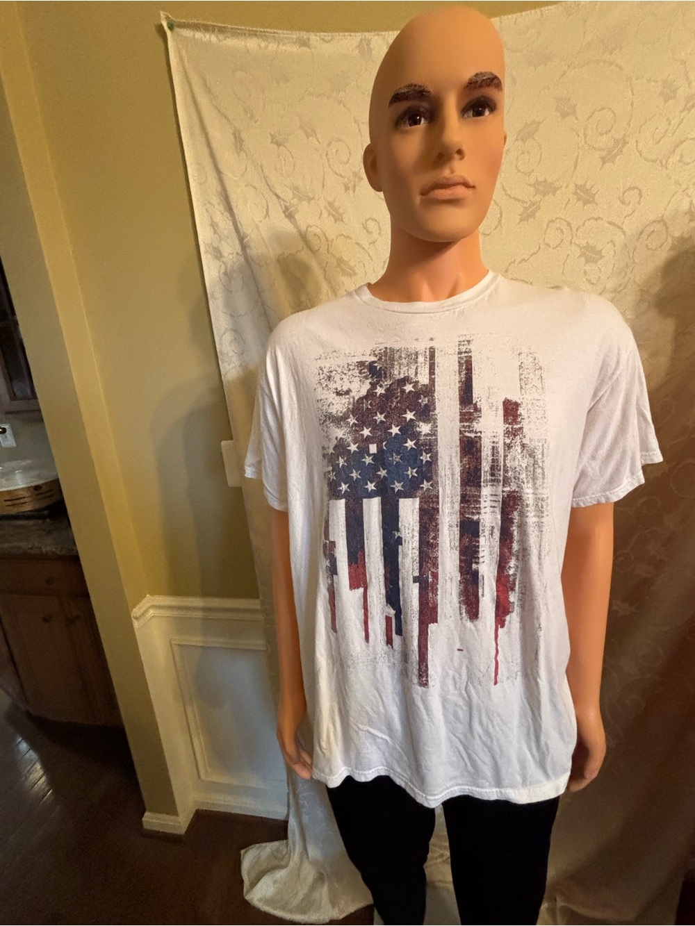 016 APT. 9 Mens XXL 100% Cotton White Tattered American Flag T-Shirt [Good]